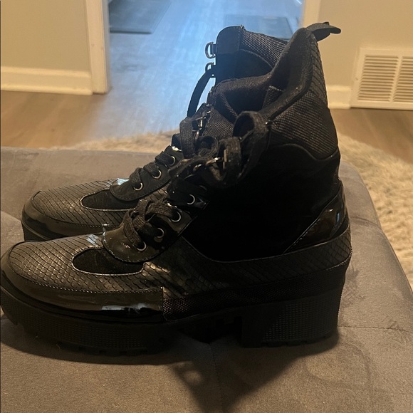 Black Women's Lace-Up Ankle Boots - Picture 1 of 3